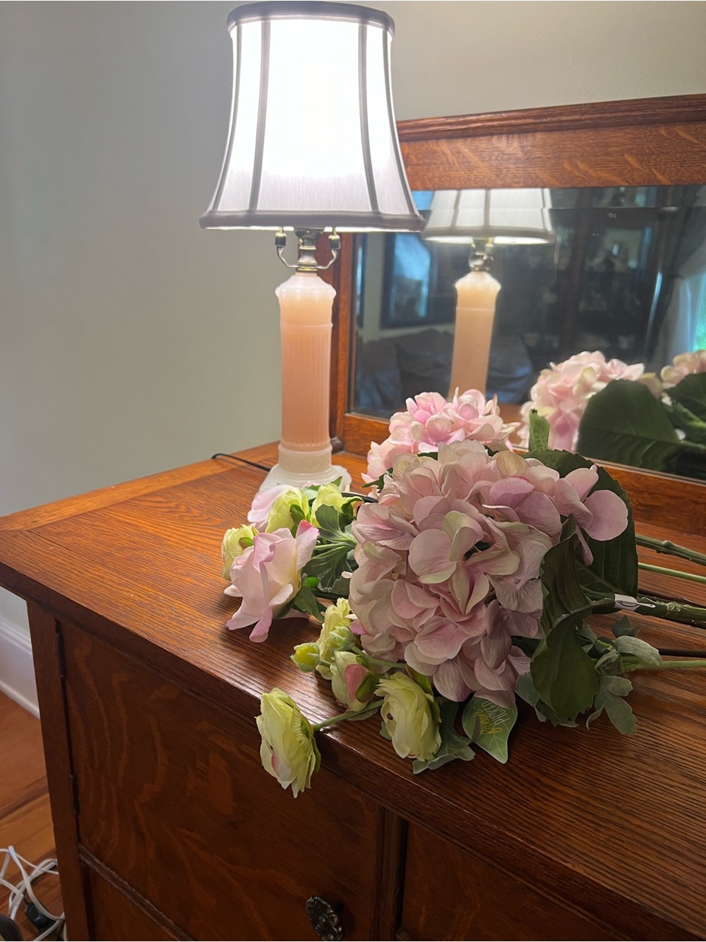 Classic Peach and white Glass Table Lamp